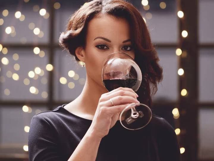 शराब महिलाओं के स्वास्थ्य को कैसे प्रभावित करती है, पूरा लेख पढ़ें