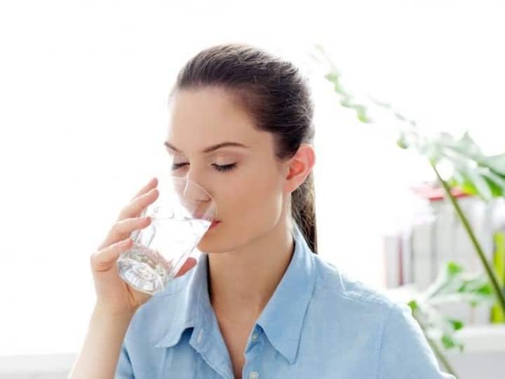 आपको दिन में कितना पानी पीना चाहिए